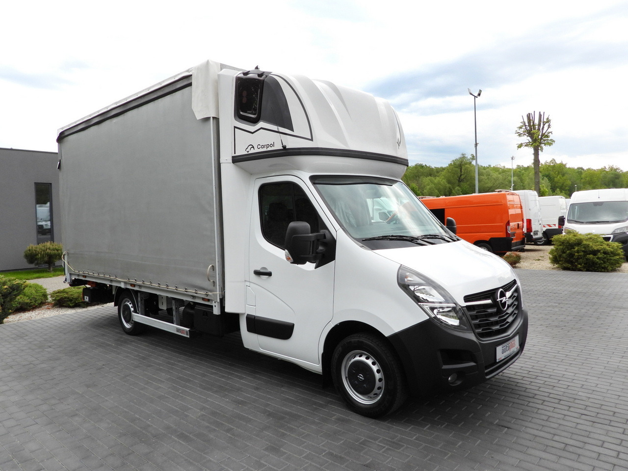 OPEL MOVANO  TARPAULIN LIFT 9 PALLETS WEBASTO CRUISE CONTROL LED LIGHTS PNEUMATICS AIR CONDITIONING  165HP - Curtain side van: picture 4 OPEL MOVANO  TARPAULIN LIFT 9 PALLETS WEBASTO CRUISE CONTROL LED LIGHTS PNEUMATICS AIR CONDITIONING  165HP - Curtain side van: picture 4