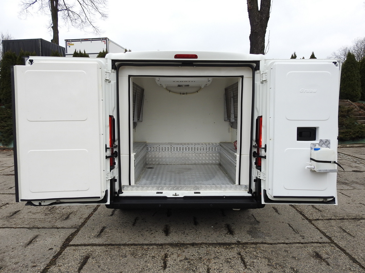 Refrigerated van PEUGEOT BOXER REFRIGERATOR VAN -5*C TWO COMPARTMENTS CRUISE CONTROL AIR CONDITIONING  120HP: picture 12