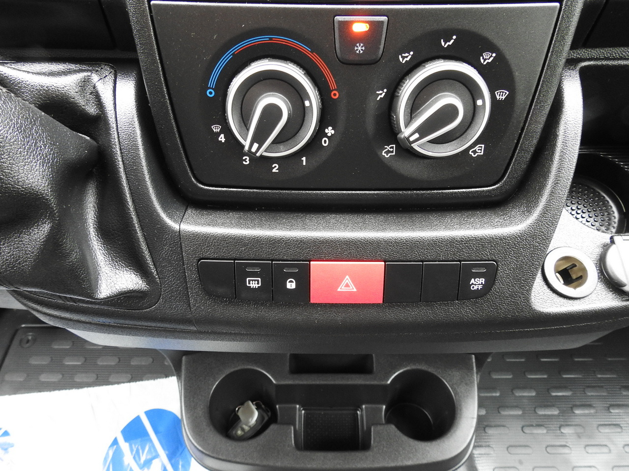 Refrigerated van PEUGEOT BOXER REFRIGERATOR VAN -5*C TWO COMPARTMENTS CRUISE CONTROL AIR CONDITIONING  120HP: picture 39