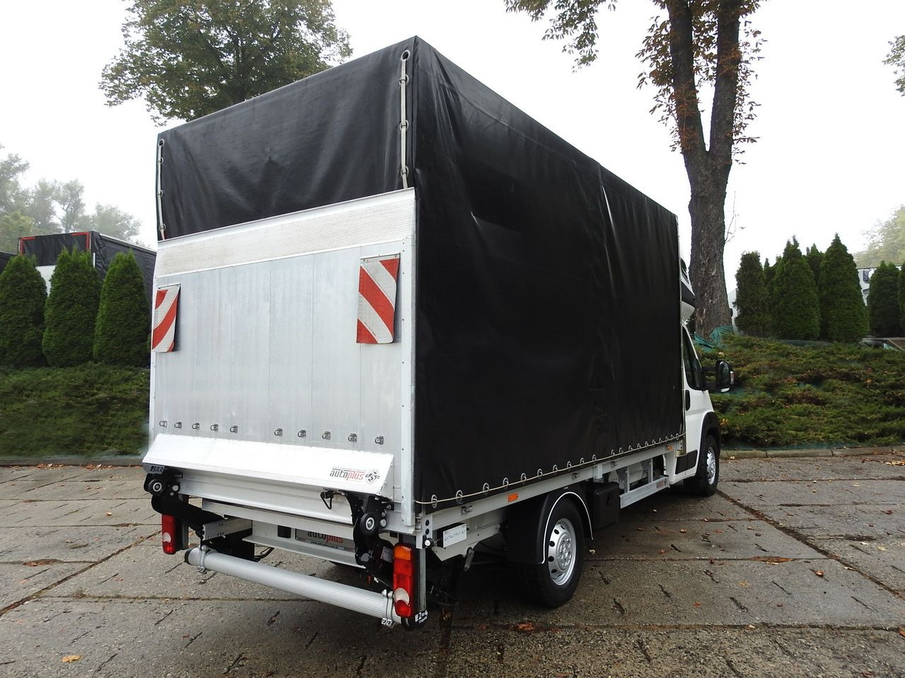 PEUGEOT BOXER  TARPAULIN LIFT 8 PALLETS WEBASTO LED LIGHTS AIR CONDITIONING  165HP - Curtain side van: picture 3 PEUGEOT BOXER  TARPAULIN LIFT 8 PALLETS WEBASTO LED LIGHTS AIR CONDITIONING  165HP - Curtain side van: picture 3