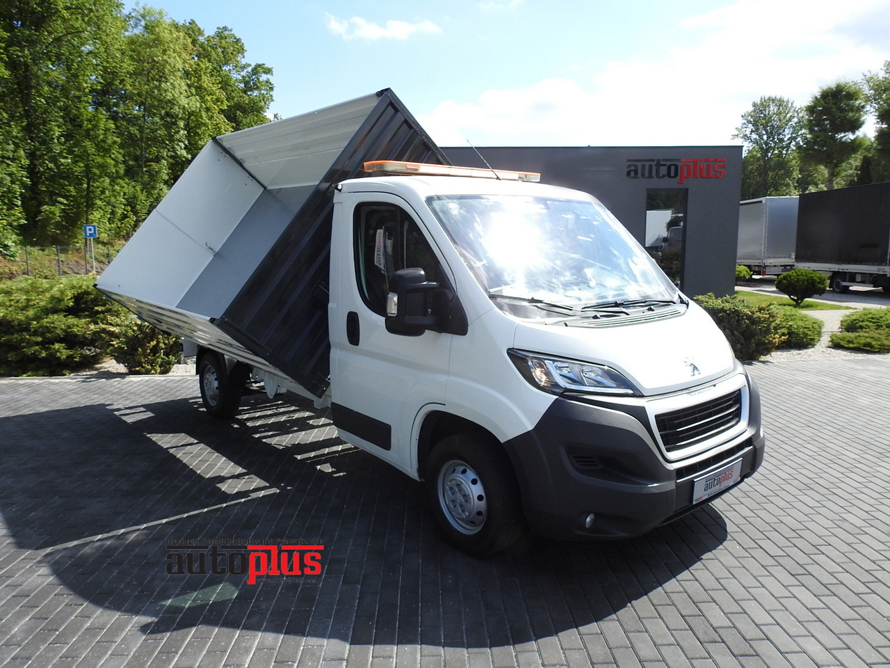 PEUGEOT BOXER THREE-WAY TIPPER AIR CONDITIONING 130HP - Tipper: picture 1 PEUGEOT BOXER THREE-WAY TIPPER AIR CONDITIONING 130HP - Tipper: picture 1