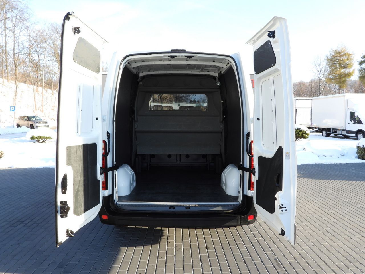 Small van RENAULT MASTER BOX DELIVERY VAN 7 SEATS CRUISE CONTROL AIR CONDITIONING 110HP: picture 12 Small van RENAULT MASTER BOX DELIVERY VAN 7 SEATS CRUISE CONTROL AIR CONDITIONING 110HP: picture 12