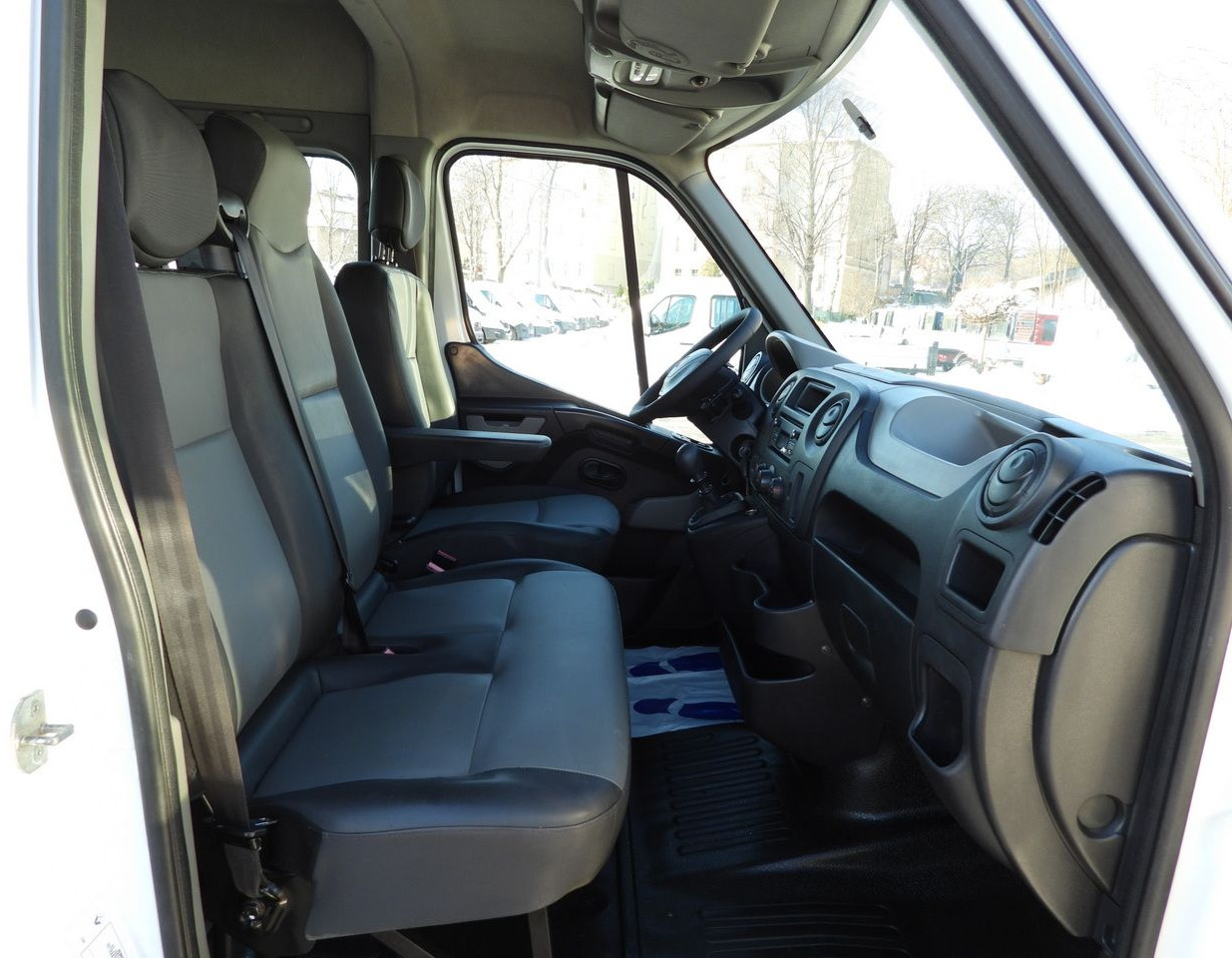 Small van RENAULT MASTER BOX DELIVERY VAN 7 SEATS CRUISE CONTROL AIR CONDITIONING 110HP: picture 29 Small van RENAULT MASTER BOX DELIVERY VAN 7 SEATS CRUISE CONTROL AIR CONDITIONING 110HP: picture 29