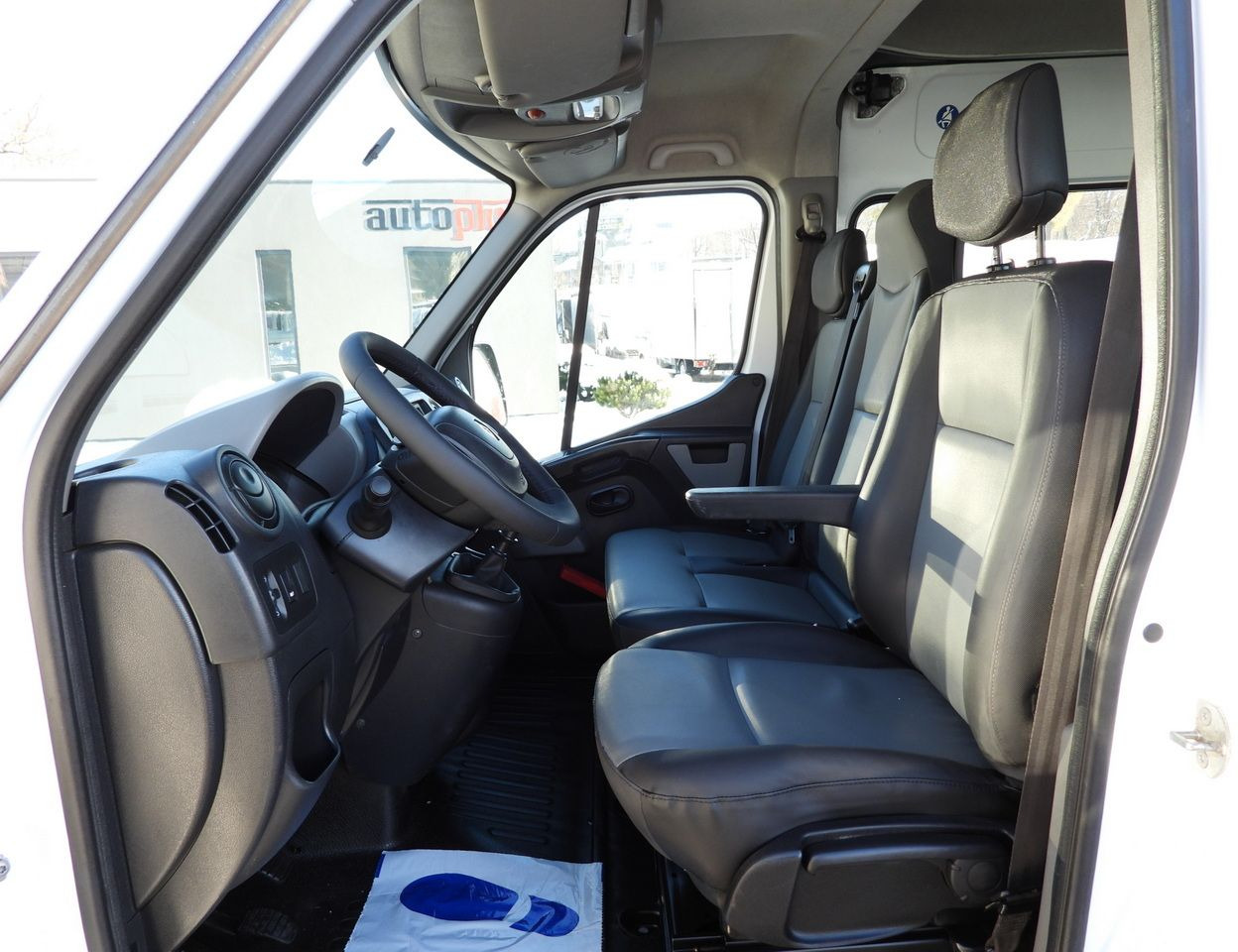 Small van RENAULT MASTER BOX DELIVERY VAN 7 SEATS CRUISE CONTROL AIR CONDITIONING 110HP: picture 21 Small van RENAULT MASTER BOX DELIVERY VAN 7 SEATS CRUISE CONTROL AIR CONDITIONING 110HP: picture 21