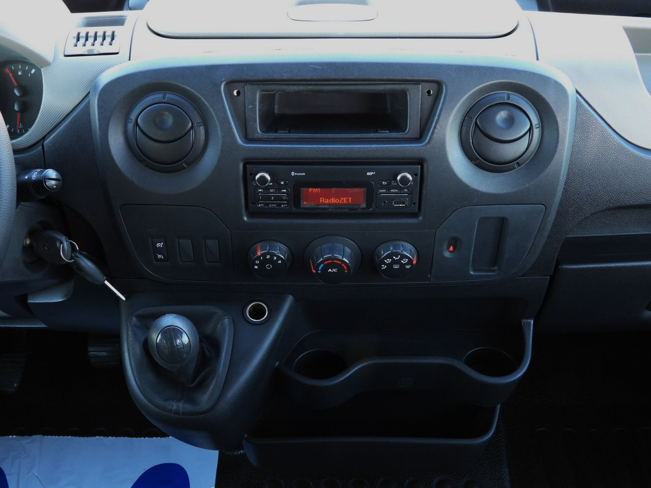 Small van RENAULT MASTER BOX DELIVERY VAN 7 SEATS CRUISE CONTROL AIR CONDITIONING 110HP: picture 27 Small van RENAULT MASTER BOX DELIVERY VAN 7 SEATS CRUISE CONTROL AIR CONDITIONING 110HP: picture 27