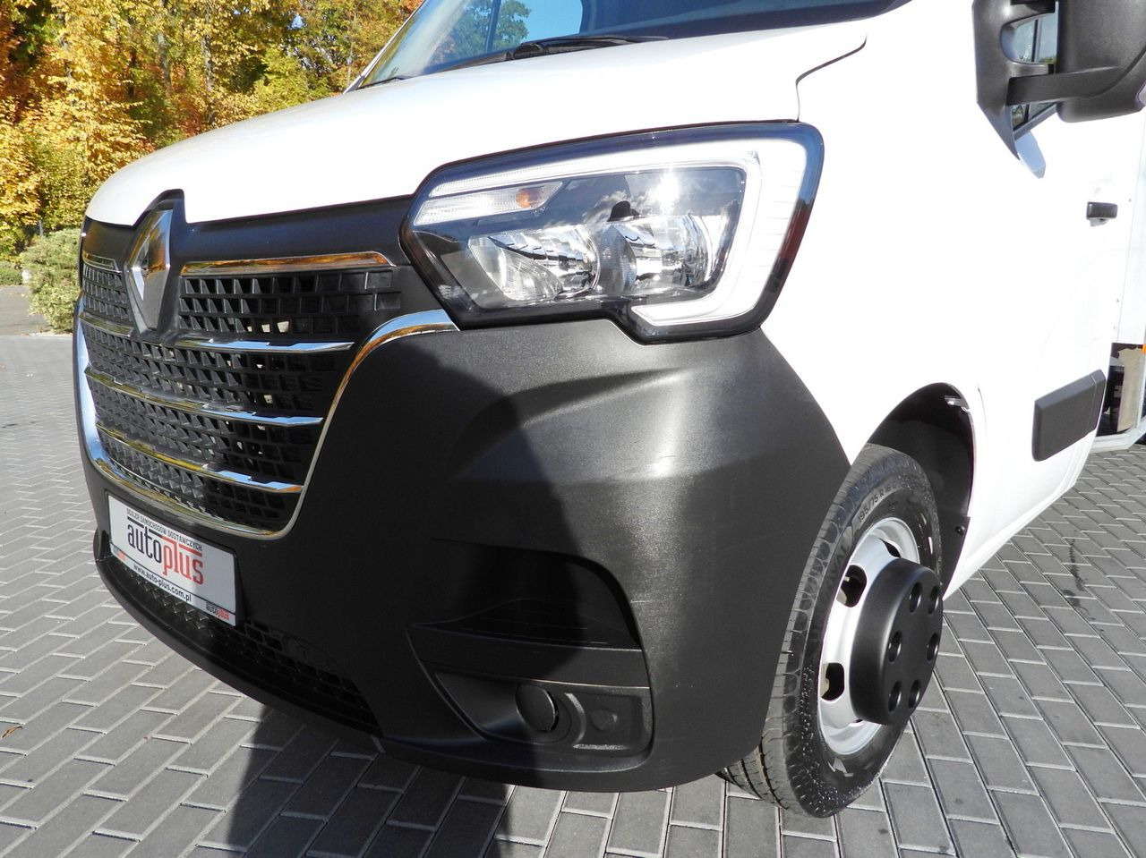 Leasing of RENAULT MASTER BOX LIFT 8 PALLETS CRUISE CONTROL LED LIGHTS TWIN WHEELS AIR CONDITIONING 145HP RENAULT MASTER BOX LIFT 8 PALLETS CRUISE CONTROL LED LIGHTS TWIN WHEELS AIR CONDITIONING 145HP: picture 19 Leasing of RENAULT MASTER BOX LIFT 8 PALLETS CRUISE CONTROL LED LIGHTS TWIN WHEELS AIR CONDITIONING 145HP RENAULT MASTER BOX LIFT 8 PALLETS CRUISE CONTROL LED LIGHTS TWIN WHEELS AIR CONDITIONING 145HP: picture 19