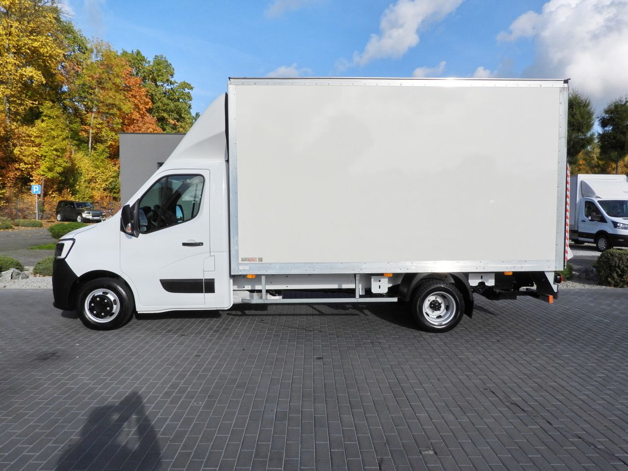 Leasing of RENAULT MASTER BOX LIFT 8 PALLETS CRUISE CONTROL LED LIGHTS TWIN WHEELS AIR CONDITIONING 145HP RENAULT MASTER BOX LIFT 8 PALLETS CRUISE CONTROL LED LIGHTS TWIN WHEELS AIR CONDITIONING 145HP: picture 9 Leasing of RENAULT MASTER BOX LIFT 8 PALLETS CRUISE CONTROL LED LIGHTS TWIN WHEELS AIR CONDITIONING 145HP RENAULT MASTER BOX LIFT 8 PALLETS CRUISE CONTROL LED LIGHTS TWIN WHEELS AIR CONDITIONING 145HP: picture 9