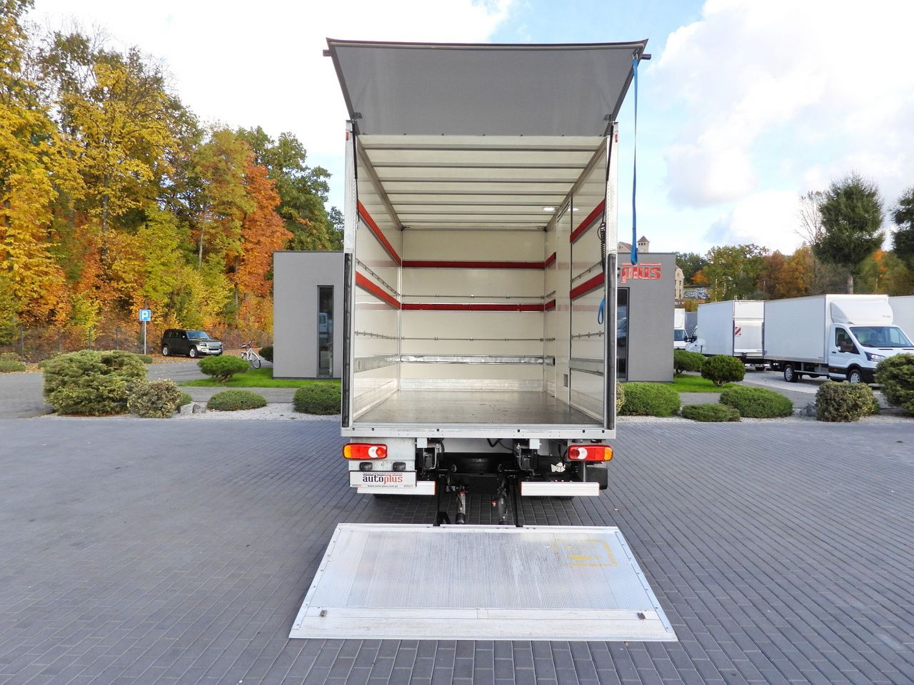 Leasing of RENAULT MASTER BOX LIFT 8 PALLETS CRUISE CONTROL LED LIGHTS TWIN WHEELS AIR CONDITIONING 145HP RENAULT MASTER BOX LIFT 8 PALLETS CRUISE CONTROL LED LIGHTS TWIN WHEELS AIR CONDITIONING 145HP: picture 12 Leasing of RENAULT MASTER BOX LIFT 8 PALLETS CRUISE CONTROL LED LIGHTS TWIN WHEELS AIR CONDITIONING 145HP RENAULT MASTER BOX LIFT 8 PALLETS CRUISE CONTROL LED LIGHTS TWIN WHEELS AIR CONDITIONING 145HP: picture 12