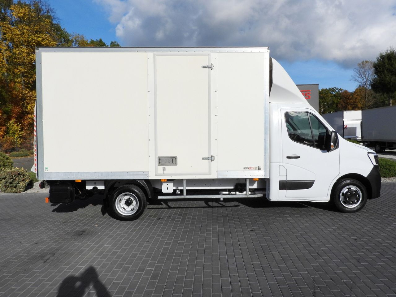 Leasing of RENAULT MASTER BOX LIFT 8 PALLETS CRUISE CONTROL LED LIGHTS TWIN WHEELS AIR CONDITIONING 145HP RENAULT MASTER BOX LIFT 8 PALLETS CRUISE CONTROL LED LIGHTS TWIN WHEELS AIR CONDITIONING 145HP: picture 7 Leasing of RENAULT MASTER BOX LIFT 8 PALLETS CRUISE CONTROL LED LIGHTS TWIN WHEELS AIR CONDITIONING 145HP RENAULT MASTER BOX LIFT 8 PALLETS CRUISE CONTROL LED LIGHTS TWIN WHEELS AIR CONDITIONING 145HP: picture 7