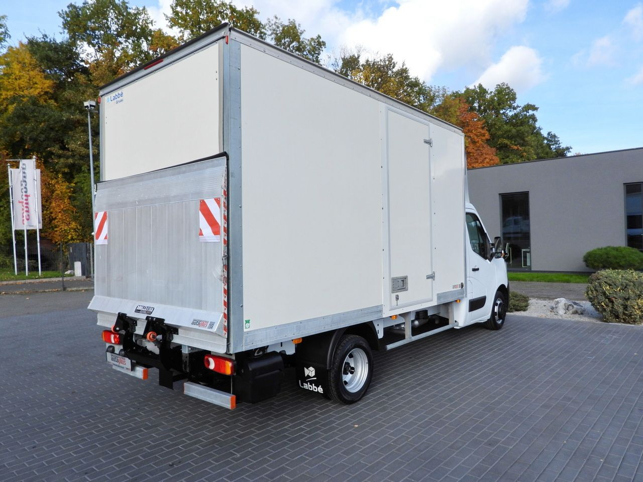 Leasing of RENAULT MASTER BOX LIFT 8 PALLETS CRUISE CONTROL LED LIGHTS TWIN WHEELS AIR CONDITIONING 145HP RENAULT MASTER BOX LIFT 8 PALLETS CRUISE CONTROL LED LIGHTS TWIN WHEELS AIR CONDITIONING 145HP: picture 14 Leasing of RENAULT MASTER BOX LIFT 8 PALLETS CRUISE CONTROL LED LIGHTS TWIN WHEELS AIR CONDITIONING 145HP RENAULT MASTER BOX LIFT 8 PALLETS CRUISE CONTROL LED LIGHTS TWIN WHEELS AIR CONDITIONING 145HP: picture 14