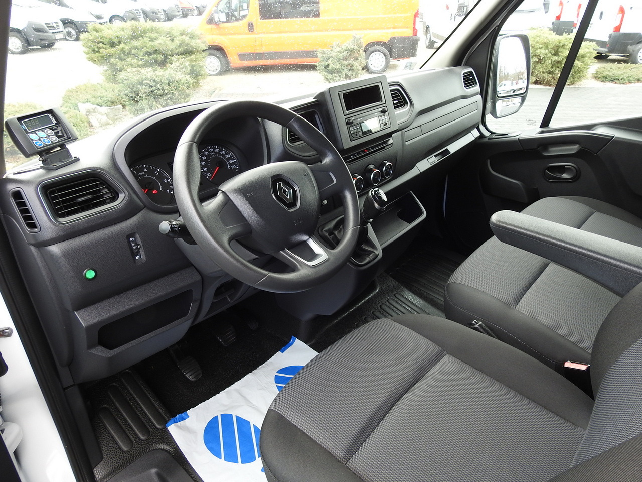 RENAULT MASTER REGRIGERATOR BOX 0*C LED LIGHTS AIR CONDITIONING 145HP - Refrigerated van: picture 2 RENAULT MASTER REGRIGERATOR BOX 0*C LED LIGHTS AIR CONDITIONING 145HP - Refrigerated van: picture 2