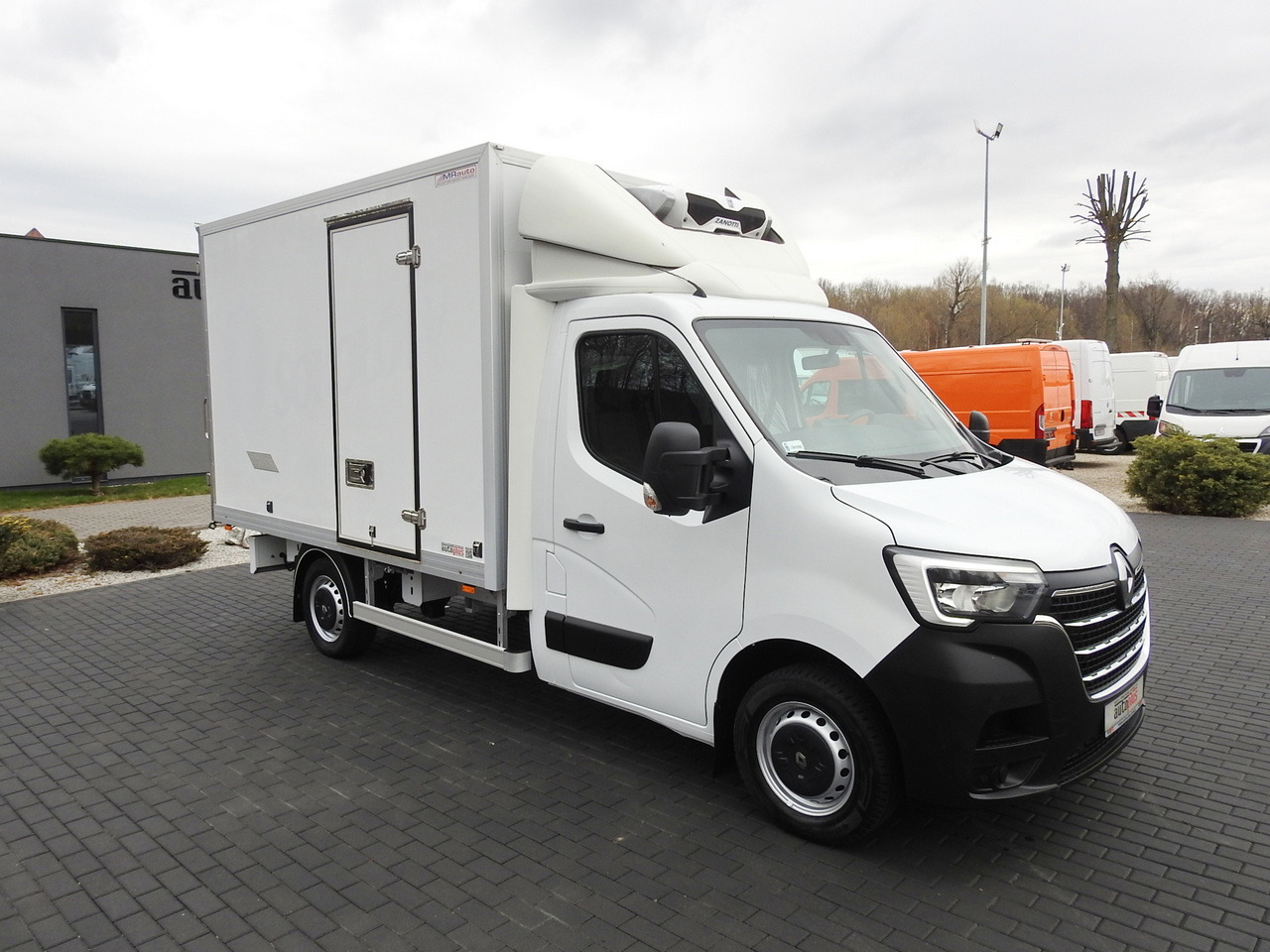 RENAULT MASTER REGRIGERATOR BOX 0*C LED LIGHTS AIR CONDITIONING 145HP - Refrigerated van: picture 4 RENAULT MASTER REGRIGERATOR BOX 0*C LED LIGHTS AIR CONDITIONING 145HP - Refrigerated van: picture 4