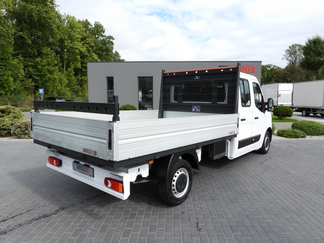 RENAULT MASTER STAKE BODY DOUBLE CABIN DOKA 7 SEATS LED LIGHTS AIR CONDITIONING 145HP - Flatbed van: picture 3 RENAULT MASTER STAKE BODY DOUBLE CABIN DOKA 7 SEATS LED LIGHTS AIR CONDITIONING 145HP - Flatbed van: picture 3
