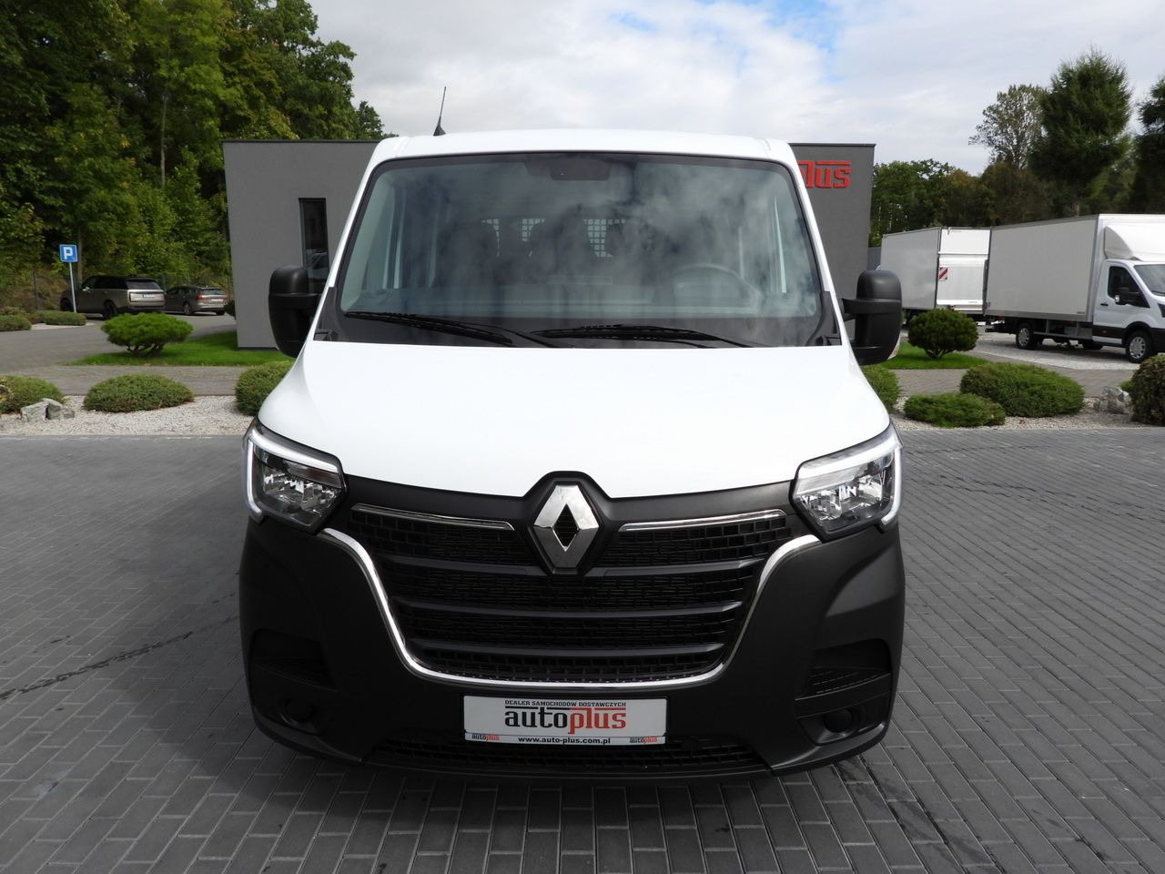 RENAULT MASTER STAKE BODY DOUBLE CABIN DOKA 7 SEATS LED LIGHTS AIR CONDITIONING 145HP - Flatbed van: picture 5 RENAULT MASTER STAKE BODY DOUBLE CABIN DOKA 7 SEATS LED LIGHTS AIR CONDITIONING 145HP - Flatbed van: picture 5