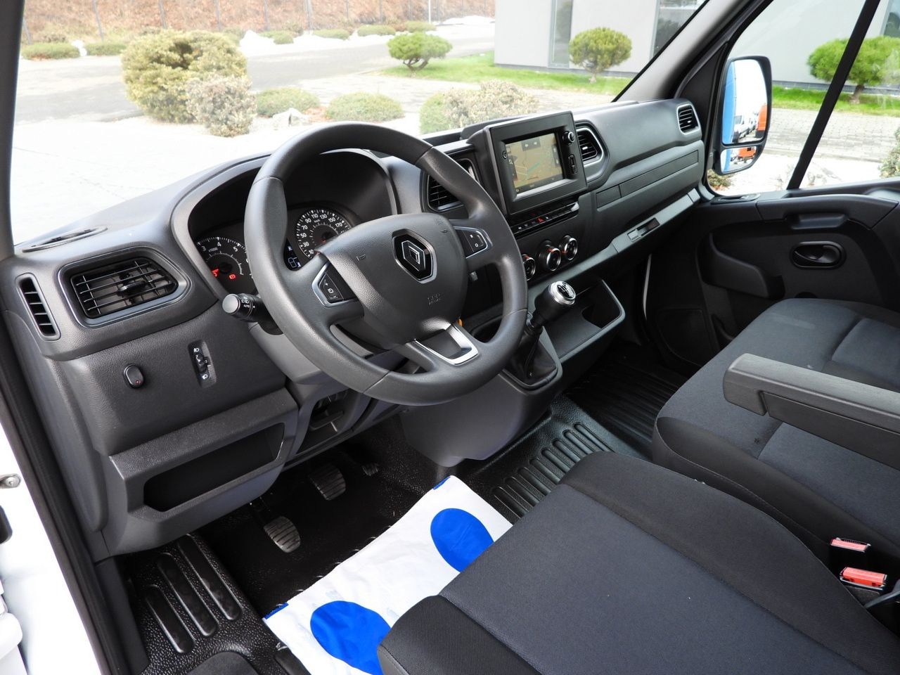 RENAULT MASTER TARPAULIN 10 PALLETS CRUISE CONTROL NAVIGATION LED LIGHTS PNEUMATICS AIR CONDITIONING 165HP - Curtain side van: picture 2 RENAULT MASTER TARPAULIN 10 PALLETS CRUISE CONTROL NAVIGATION LED LIGHTS PNEUMATICS AIR CONDITIONING 165HP - Curtain side van: picture 2