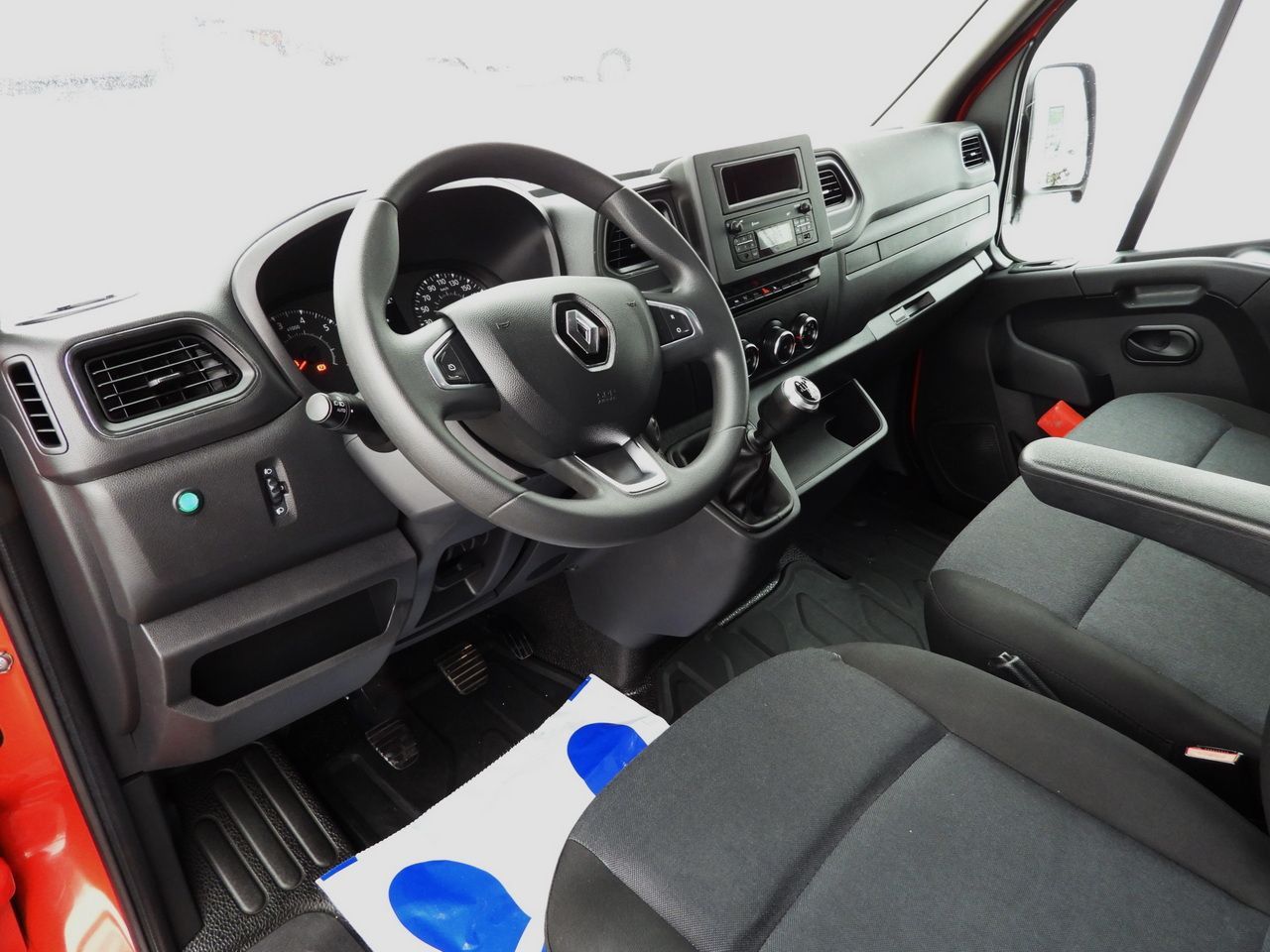 RENAULT MASTER TARPAULIN 10 PALLETS WEBASTO CRUISE CONTROL LED LIGHTS PNEUMATICS AIR CONDITIONING 165HP - Curtain side van: picture 2 RENAULT MASTER TARPAULIN 10 PALLETS WEBASTO CRUISE CONTROL LED LIGHTS PNEUMATICS AIR CONDITIONING 165HP - Curtain side van: picture 2