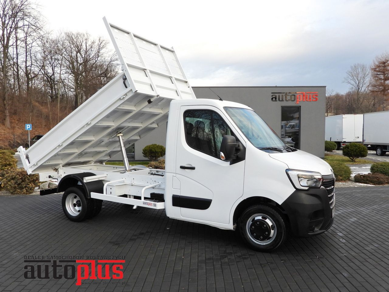 RENAULT MASTER TIPPER CRUISE CONTROL LED LIGHTS TWIN WHEELS AIR CONDITIONING 130HP - Tipper van: picture 1 RENAULT MASTER TIPPER CRUISE CONTROL LED LIGHTS TWIN WHEELS AIR CONDITIONING 130HP - Tipper van: picture 1