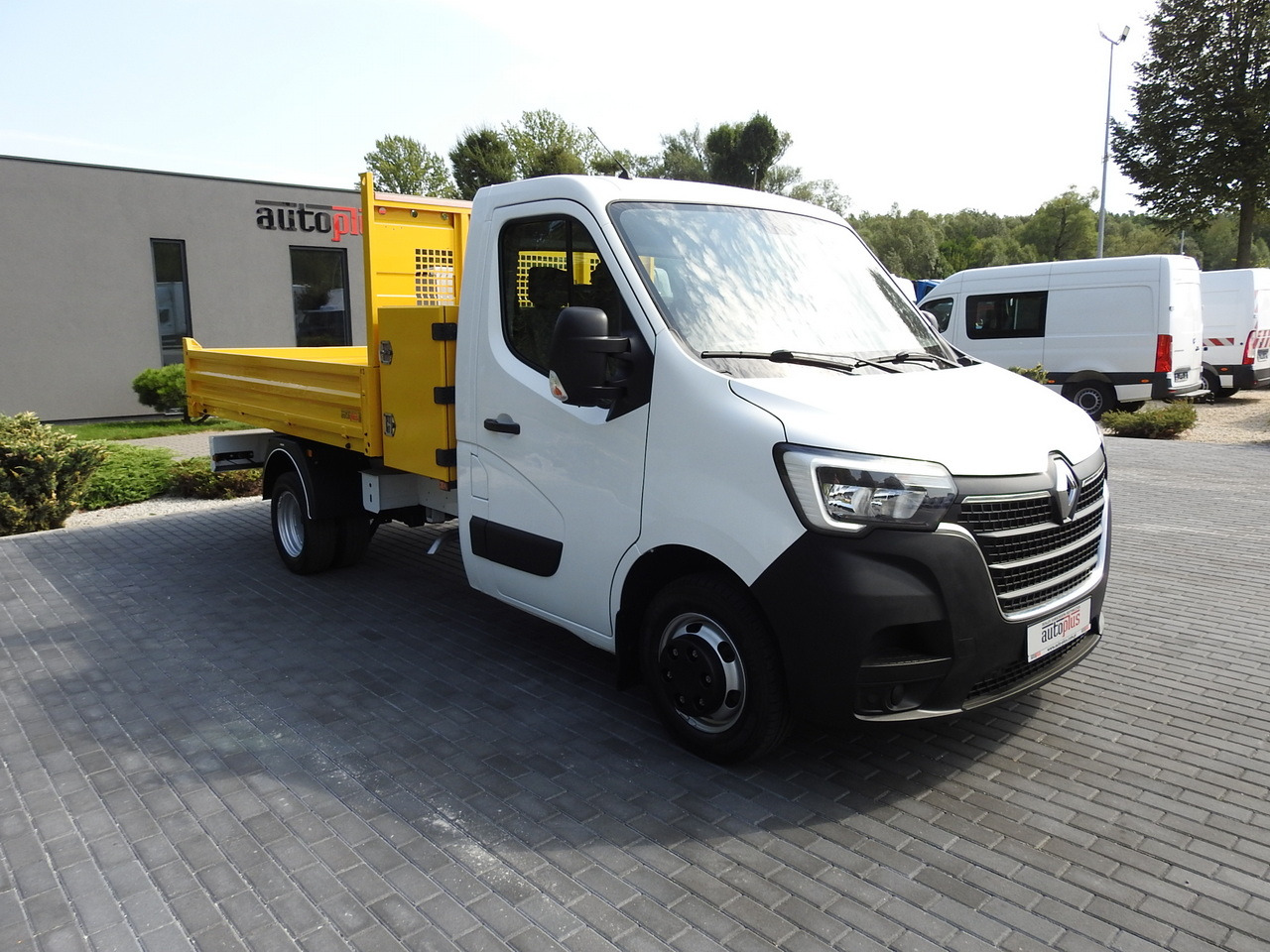 RENAULT MASTER TIPPER CRUISE CONTROL NAVIGATION AIR CONDITIONING LED LIGHTS TWIN WHEELS LOAD WEIGHT 145HP - Tipper van: picture 4 RENAULT MASTER TIPPER CRUISE CONTROL NAVIGATION AIR CONDITIONING LED LIGHTS TWIN WHEELS LOAD WEIGHT 145HP - Tipper van: picture 4
