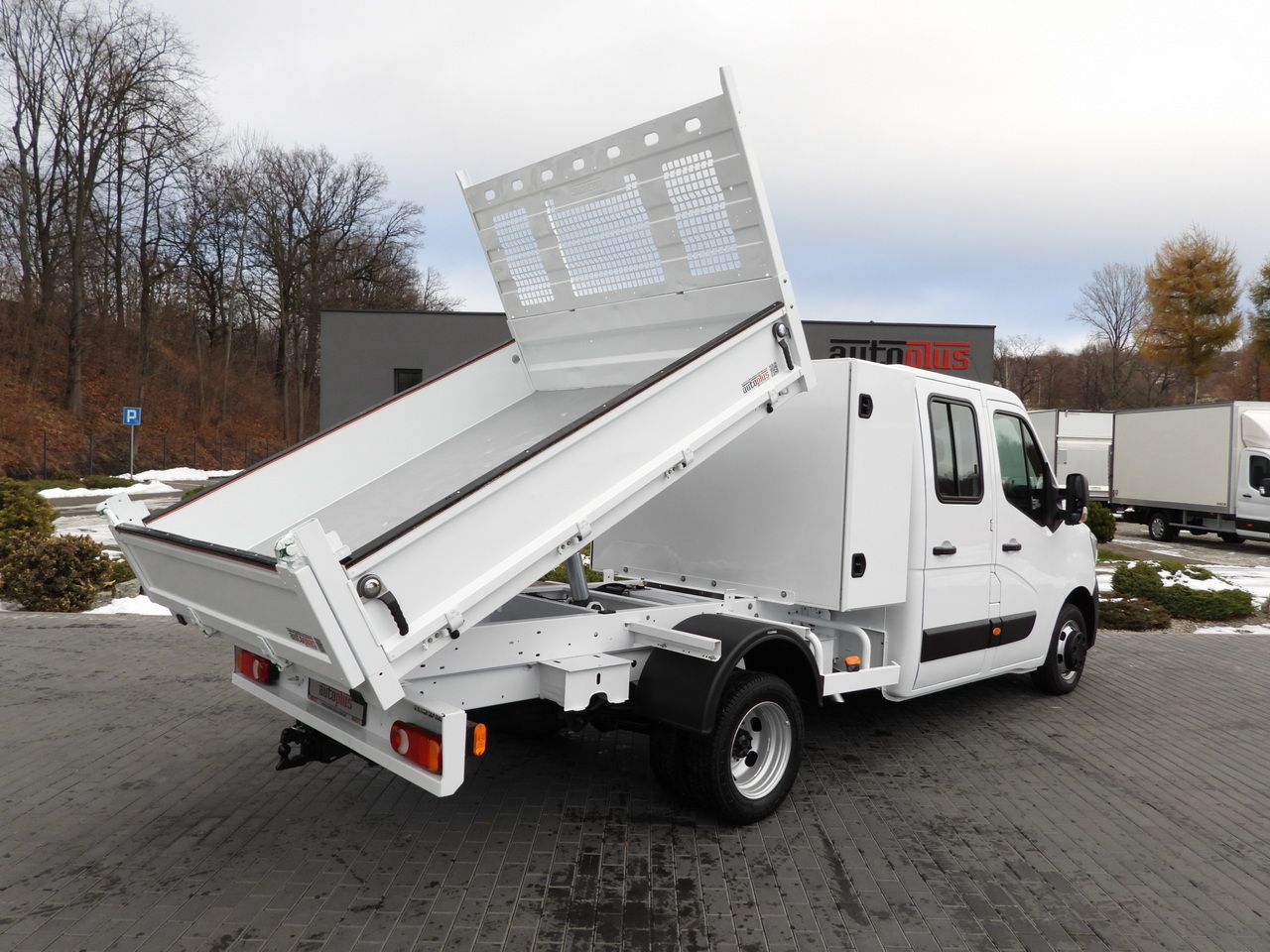RENAULT MASTER TIPPER DOUBLE CABIN DOKA 6 SEATS CRUISE CONTROL LED LIGHTS TWIN WHEELS AIR CONDITIONING 145HP - Tipper van: picture 3 RENAULT MASTER TIPPER DOUBLE CABIN DOKA 6 SEATS CRUISE CONTROL LED LIGHTS TWIN WHEELS AIR CONDITIONING 145HP - Tipper van: picture 3
