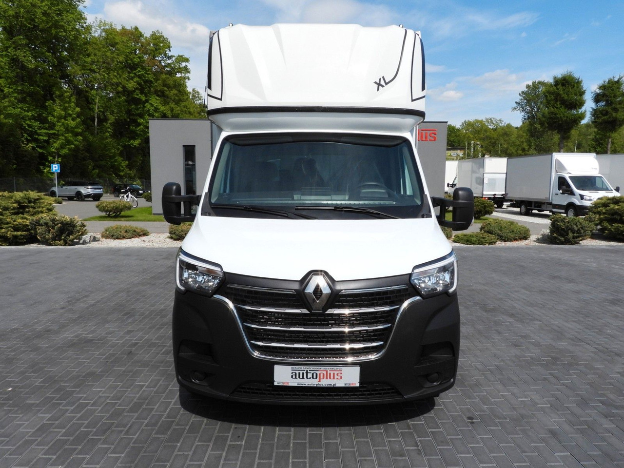 Renault MASTER PRITSCHE PLANE 10 PALETTEN WEBASTO A/C - Curtain side van: picture 5 Renault MASTER PRITSCHE PLANE 10 PALETTEN WEBASTO A/C - Curtain side van: picture 5