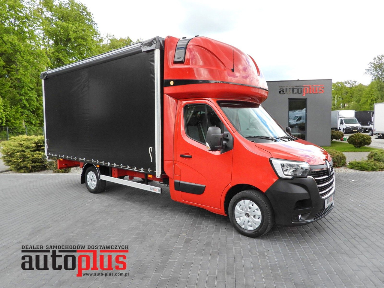 Renault MASTER PRITSCHE PLANE 10 PALETTEN WEBASTO A/C - Curtain side van: picture 1 Renault MASTER PRITSCHE PLANE 10 PALETTEN WEBASTO A/C - Curtain side van: picture 1