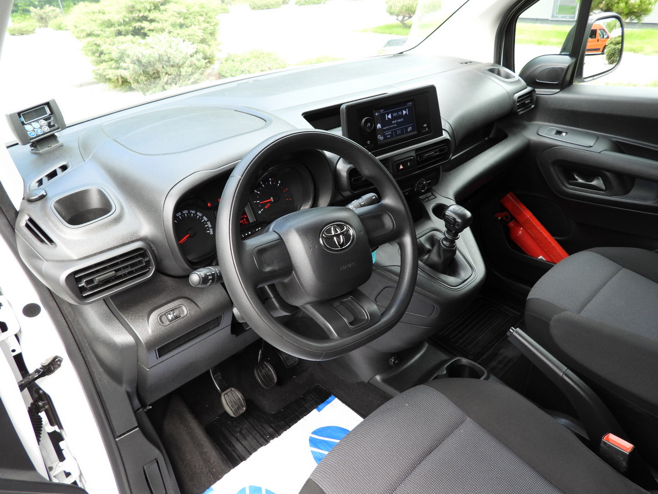 TOYOTA PROACE CITY REFRIGERATOR VAN -15*C POWER SUPPLY 230V CRUISE CONTROL AIR CONDITIONING 100HP - Refrigerated van: picture 2 TOYOTA PROACE CITY REFRIGERATOR VAN -15*C POWER SUPPLY 230V CRUISE CONTROL AIR CONDITIONING 100HP - Refrigerated van: picture 2