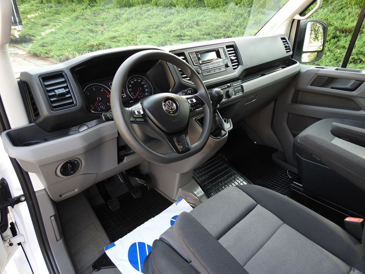 VOLKSWAGEN CRAFTER - Curtain side van: picture 2 VOLKSWAGEN CRAFTER - Curtain side van: picture 2