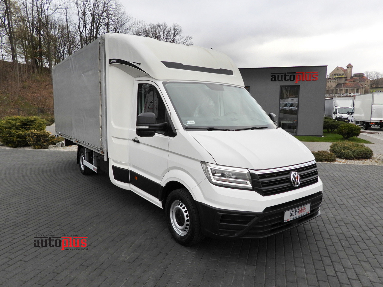 VOLKSWAGEN CRAFTER  TARPAULIN 10 PALLETS WEBASTO CRUISE CONTROL LED LIGHTS  180HP - Curtain side van: picture 1 VOLKSWAGEN CRAFTER  TARPAULIN 10 PALLETS WEBASTO CRUISE CONTROL LED LIGHTS  180HP - Curtain side van: picture 1
