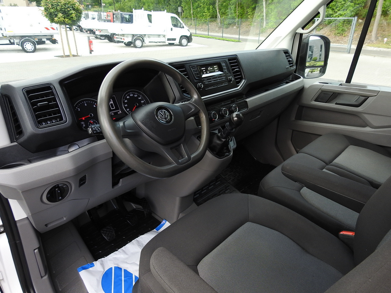 VOLKSWAGEN CRAFTER TIPPER CRUISE CONTROL  100HP - Tipper van: picture 2 VOLKSWAGEN CRAFTER TIPPER CRUISE CONTROL  100HP - Tipper van: picture 2