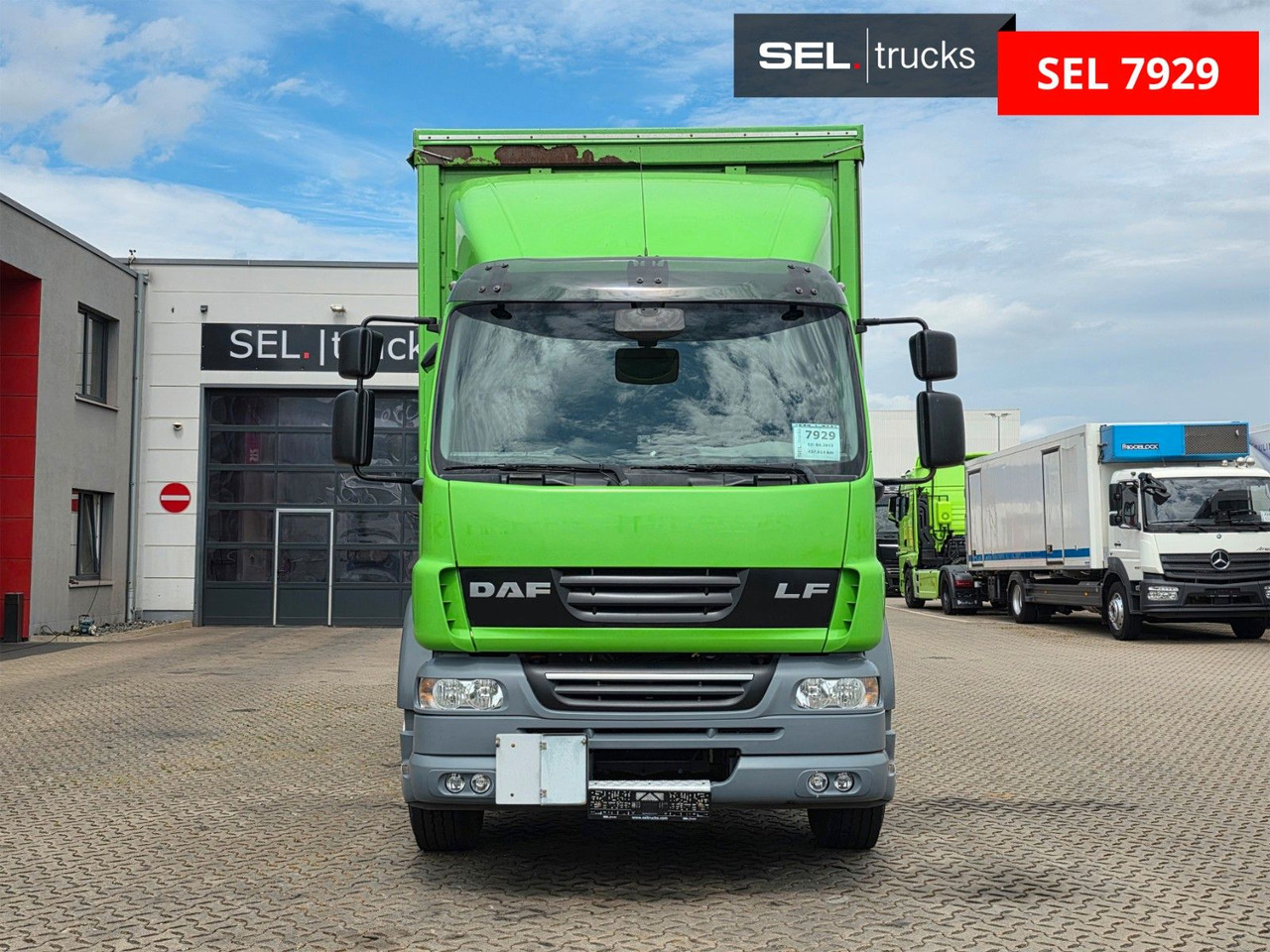 DAF FA LF 55.300 / Ladebordwand + Kofferseite - Curtainsider truck: picture 2 DAF FA LF 55.300 / Ladebordwand + Kofferseite - Curtainsider truck: picture 2