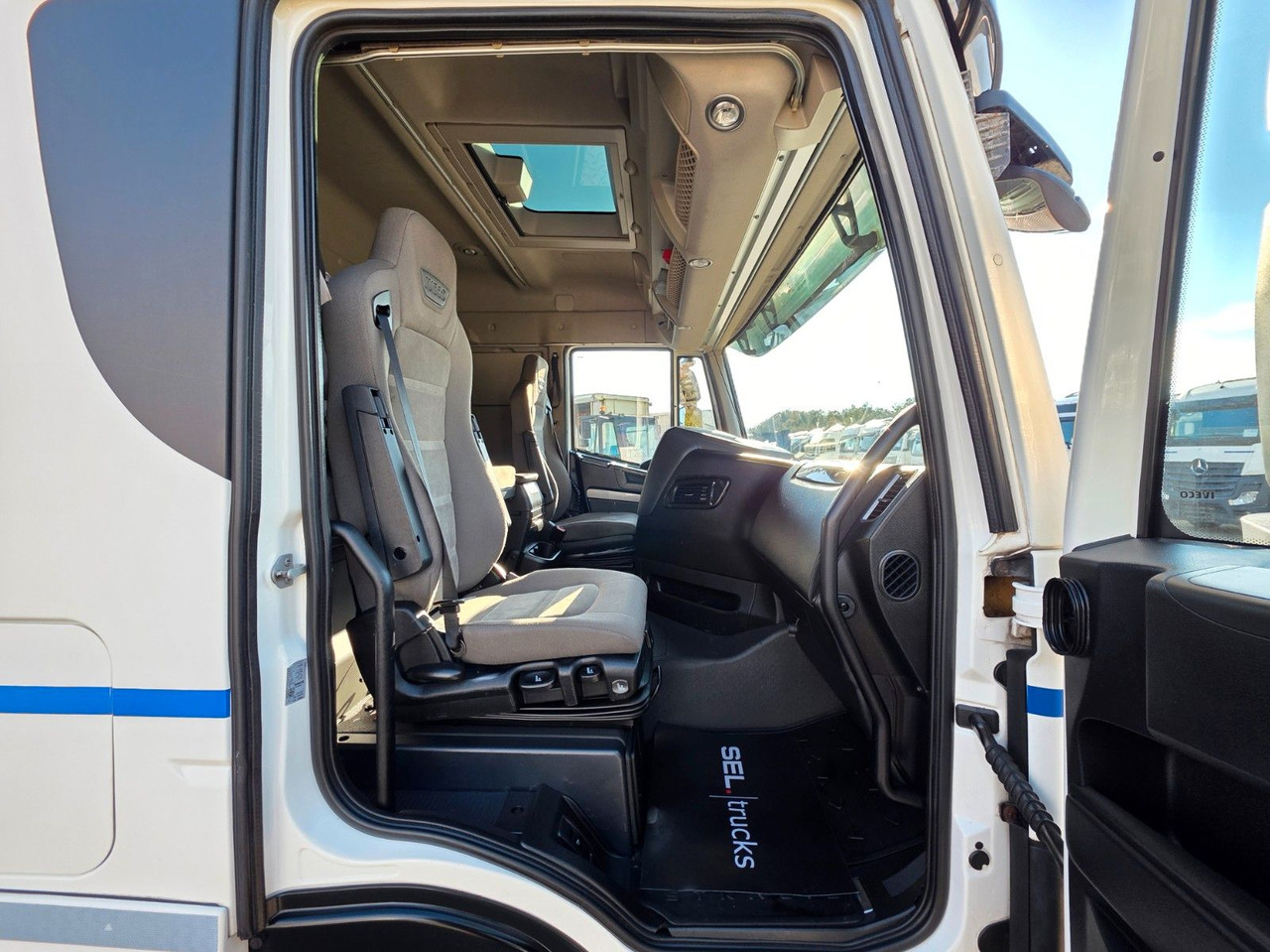 Beverage truck Iveco Stralis 420 / Ldbw / Lenkachse / Liftachse: picture 18