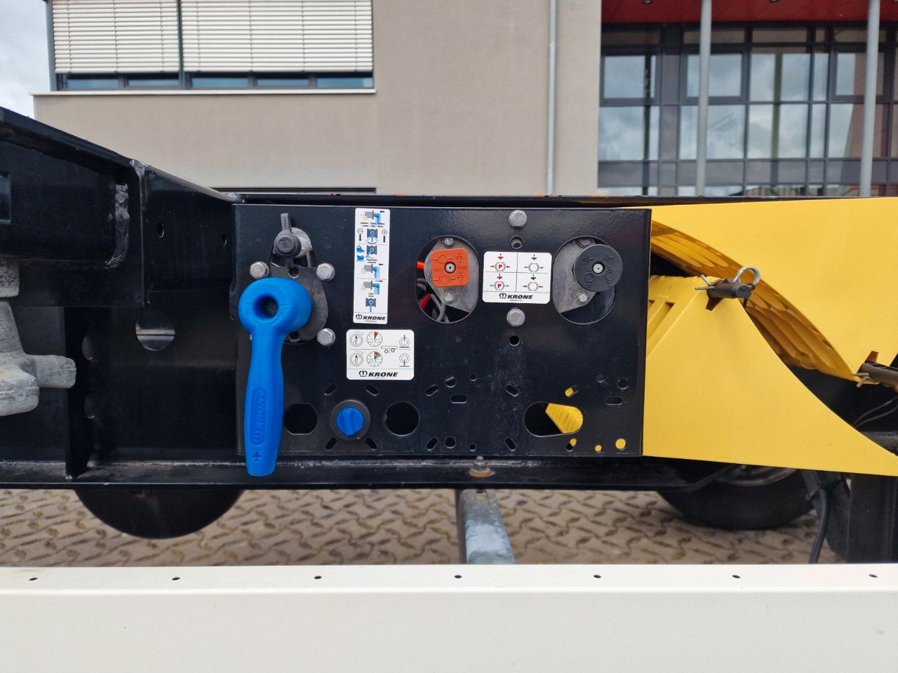 Container transporter/ Swap body semi-trailer Krone SD / Teleskop / Liftachse: picture 11