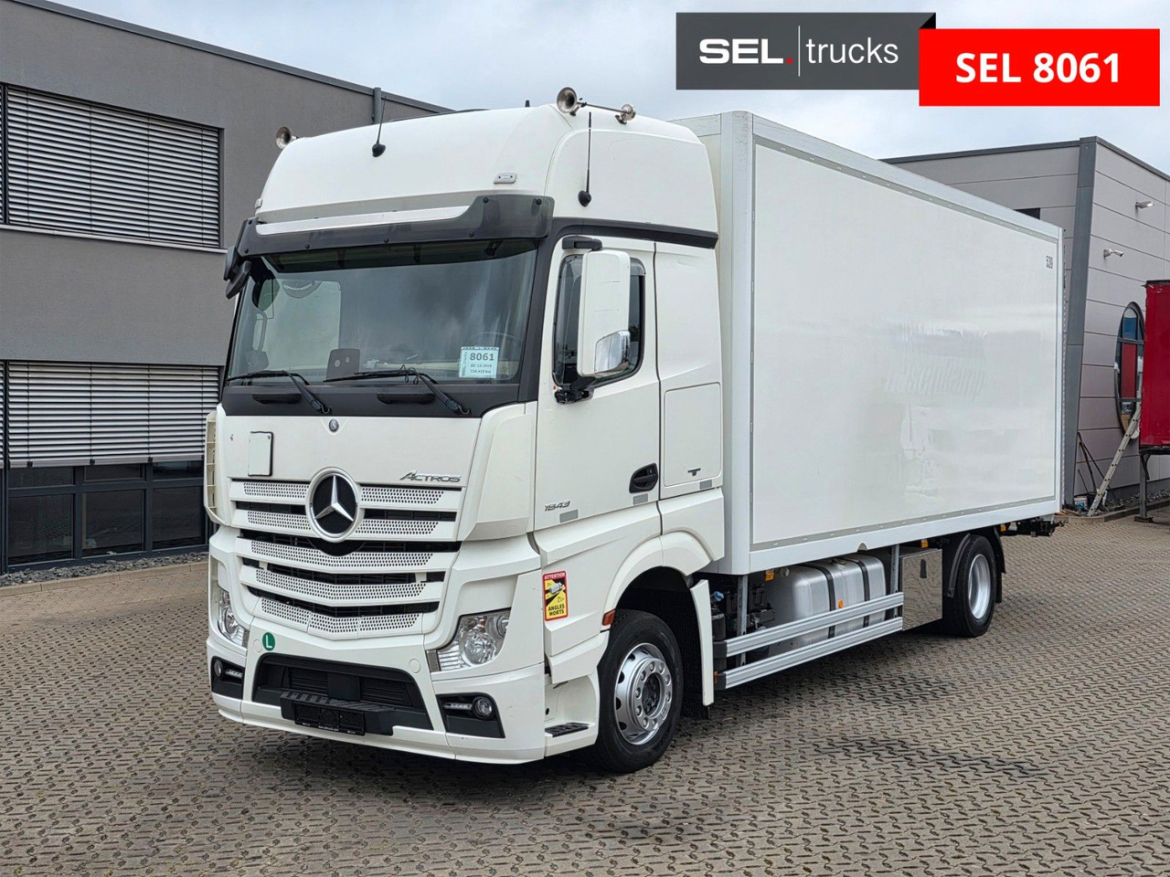 Box truck Mercedes-Benz Actros 1843 / Retarder / Ladebordwand: picture 1