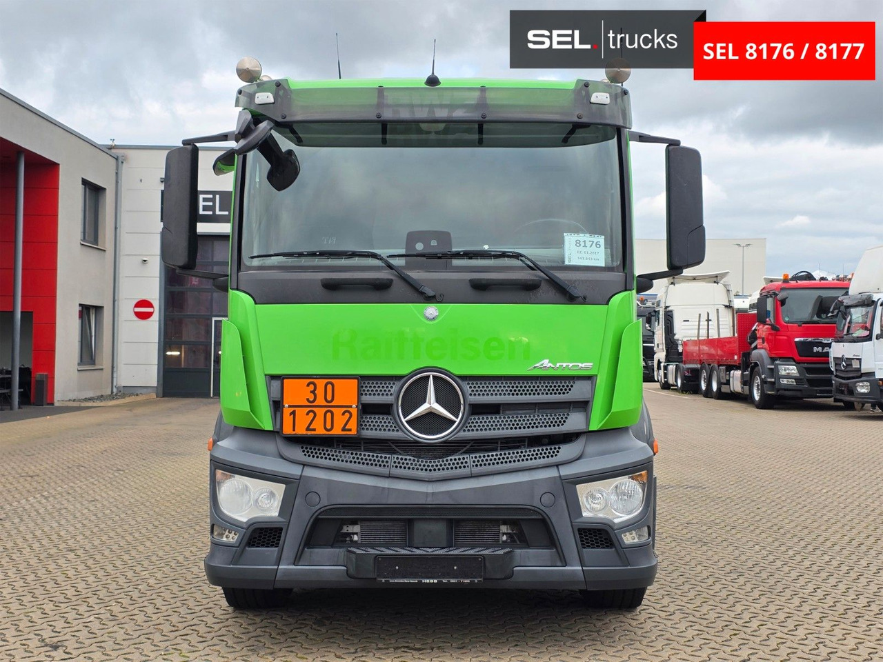 Mercedes-Benz Antos 2643 / Ret. / ADR AT / Lenkachse /KOMPLETT - Tank truck: picture 2 Mercedes-Benz Antos 2643 / Ret. / ADR AT / Lenkachse /KOMPLETT - Tank truck: picture 2