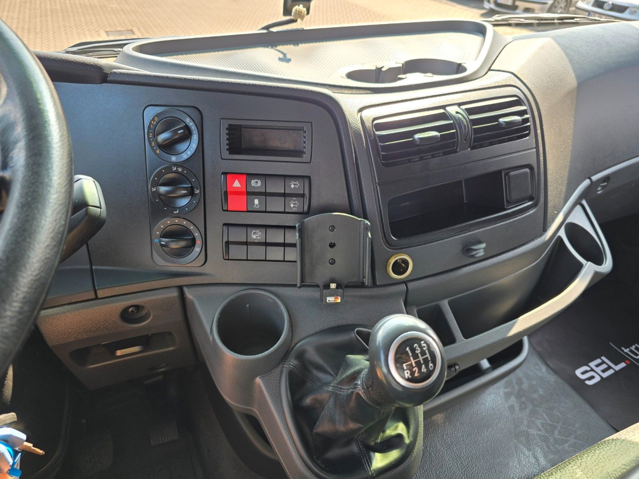 Box truck Mercedes-Benz Atego 1221 / Ladebordwand: picture 25