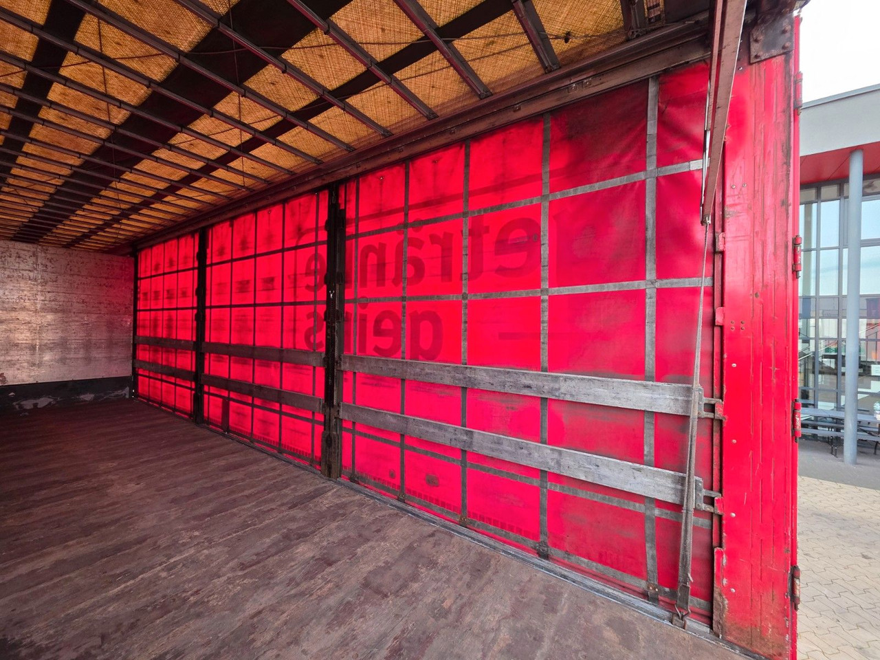 Beverage semi-trailer Schwarzmüller SJ: picture 16