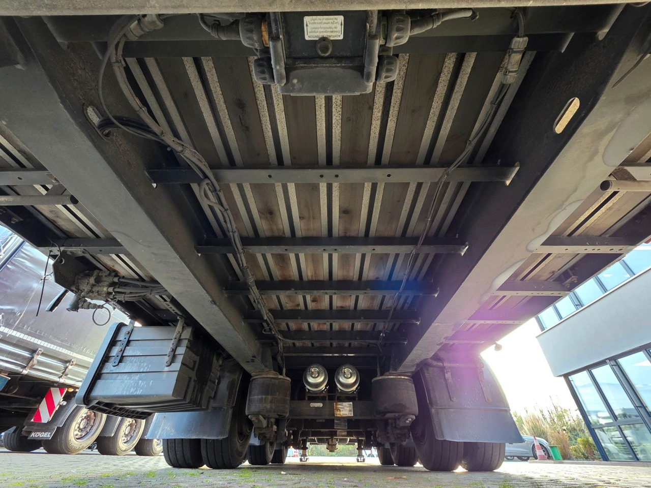 Beverage semi-trailer Schwarzmüller SJ: picture 31