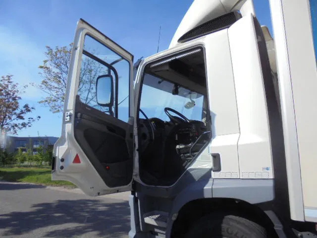 Box truck DAF CF 250 FA LOW KM NL TRUCK: picture 10