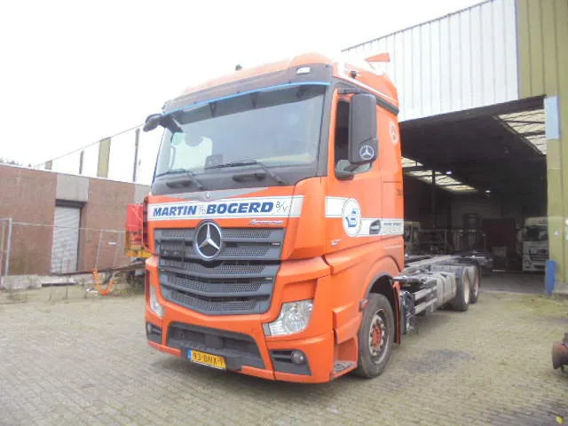 Mercedes-Benz Actros 2542 LS 6X2 ENGINE BROKE - Container transporter/ Swap body truck: picture 1 Mercedes-Benz Actros 2542 LS 6X2 ENGINE BROKE - Container transporter/ Swap body truck: picture 1