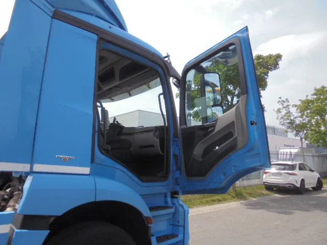 Leasing of Mercedes-Benz Antos 2733 Mercedes-Benz Antos 2733: picture 15