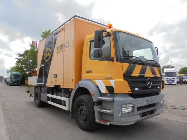 Mercedes-Benz Axor 1828 - Crane truck: picture 5 Mercedes-Benz Axor 1828 - Crane truck: picture 5