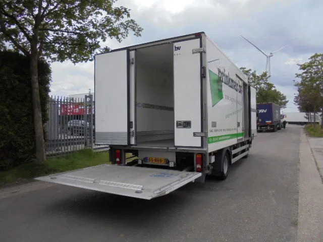 Renault D 6.5 150 NL TRUCK - Refrigerator truck: picture 4 Renault D 6.5 150 NL TRUCK - Refrigerator truck: picture 4