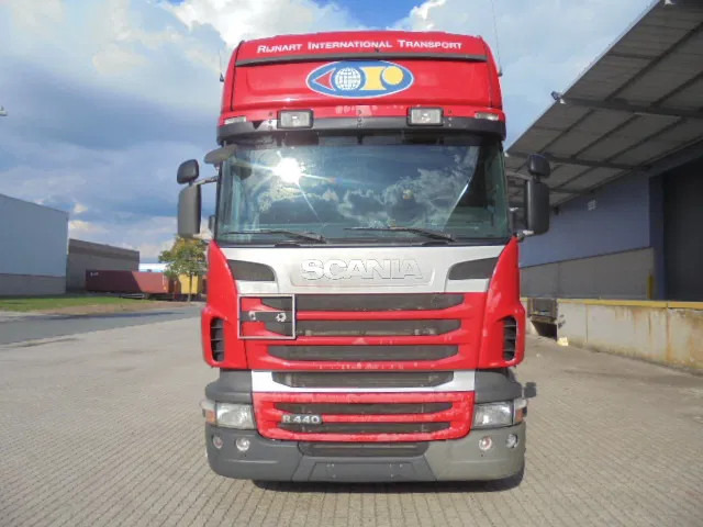 Scania R440 6X2 VOLUME COMBI + RETARDER - Box truck: picture 2 Scania R440 6X2 VOLUME COMBI + RETARDER - Box truck: picture 2