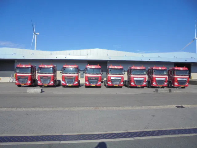 DAF XF 440 6X2 NL TRUCK - Tractor unit: picture 2 DAF XF 440 6X2 NL TRUCK - Tractor unit: picture 2