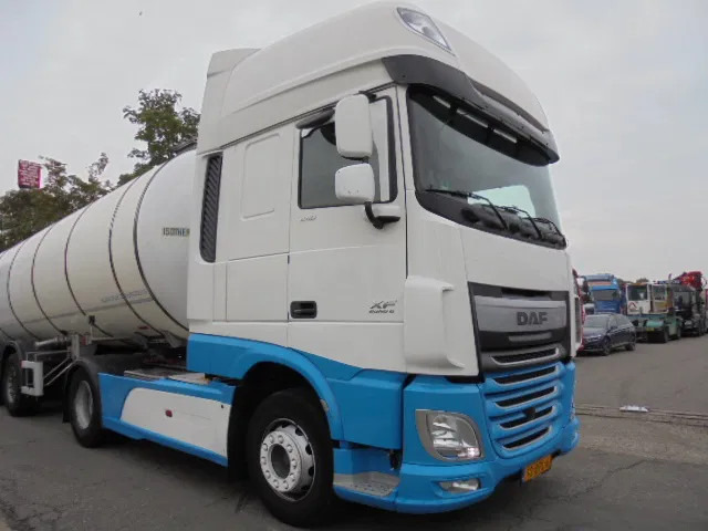 DAF XF 440 SUPER SPACE CAB - Tractor unit: picture 2 DAF XF 440 SUPER SPACE CAB - Tractor unit: picture 2
