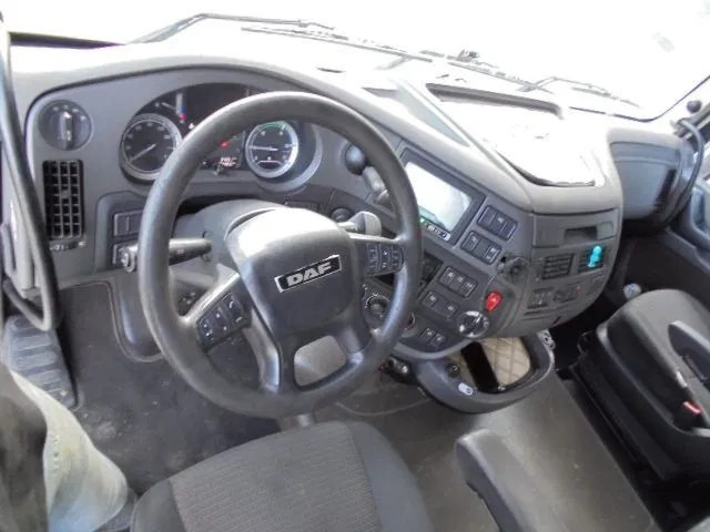 Tractor unit DAF XF 460: picture 9