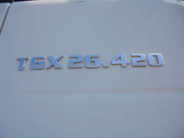 Tractor unit MAN TGX 26.420 XXL 6X2 NL TRUCK: picture 20