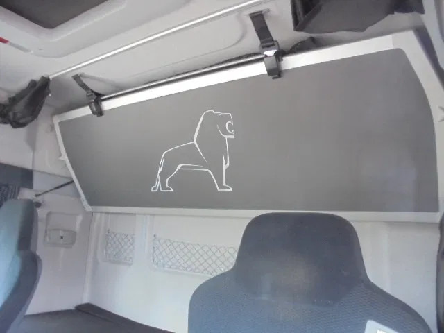 Tractor unit MAN TGX 33.480 6X4 Manual Gearbox Retarder: picture 10