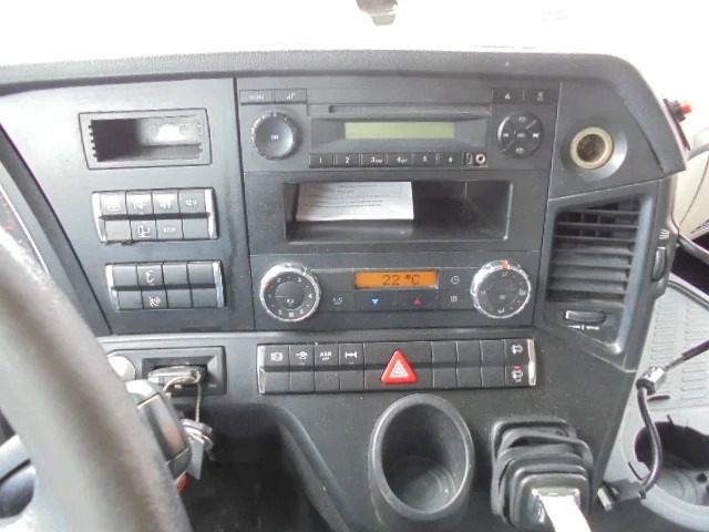 Tractor unit Mercedes-Benz Actros 1842 LS: picture 12