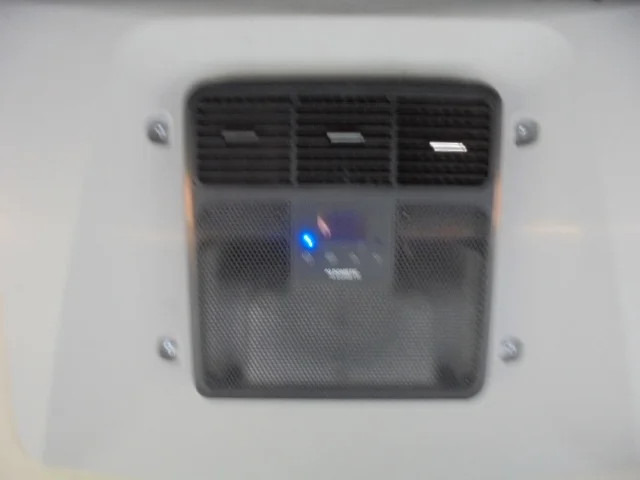 Tractor unit Mercedes-Benz Actros 1842 LS EUR6: picture 17